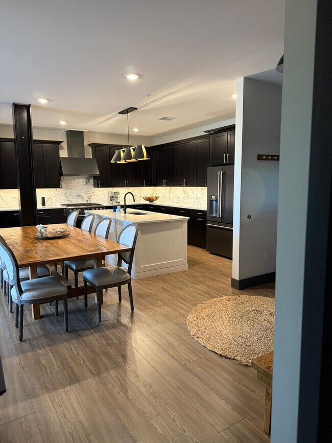 Building Photo - 100 Quartz Knl