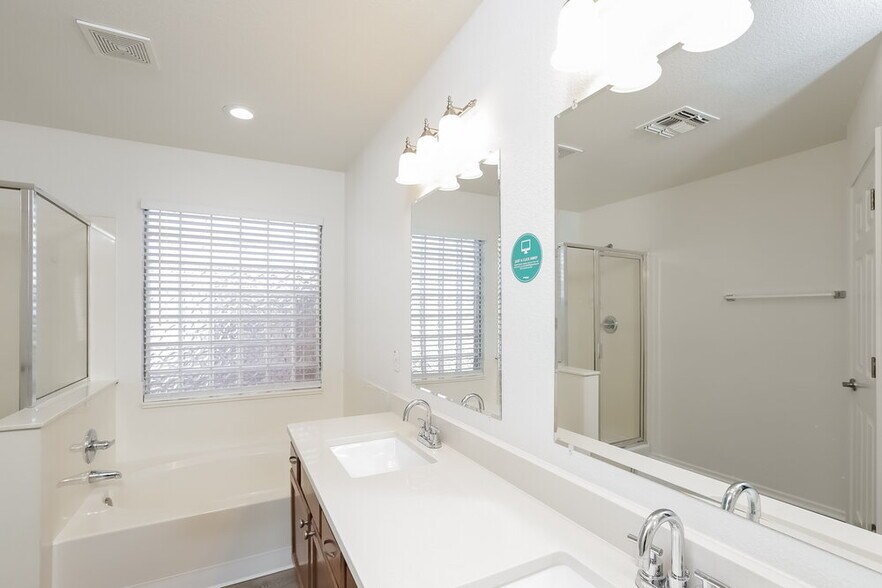 Building Photo - 10355 W Sunflower Pl