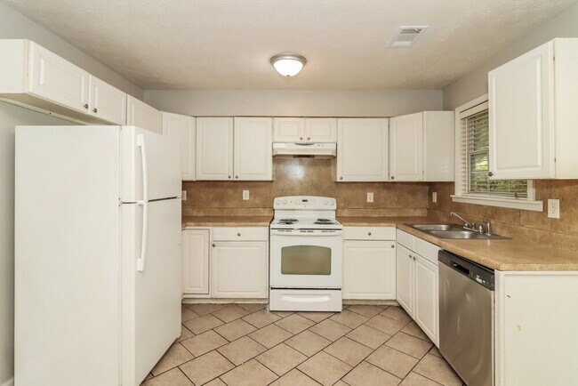 Building Photo - 5539 Hall Cir