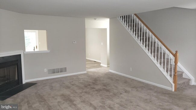 Building Photo - 22 Bridle Path