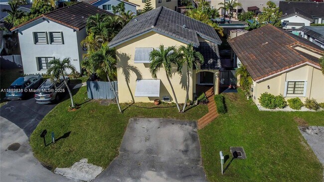 Building Photo - 2500 SW 113th Ct