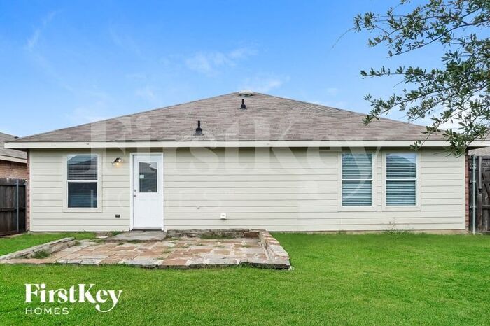 Building Photo - 112 Mill St