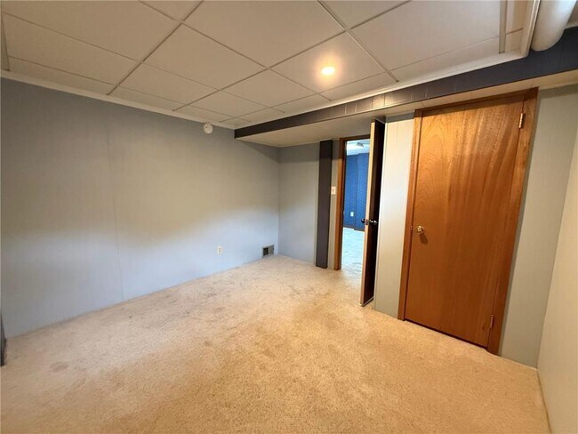 Building Photo - 225 Sunrise Blvd