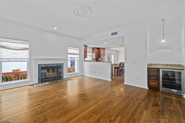 Building Photo - 2709 W Bay Ave