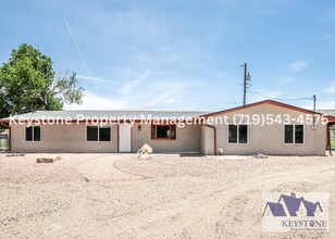 Building Photo - Stunning Rancher on the St Charles Mesa! 2...