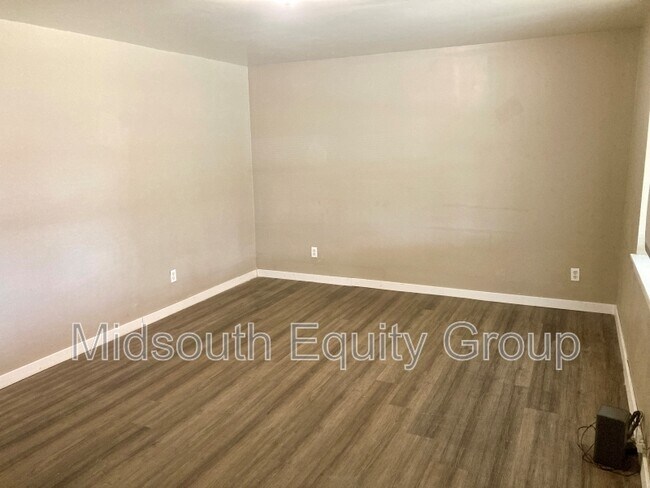 Building Photo - 127 Northside Ave