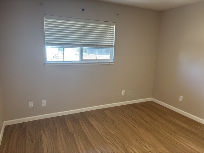 Building Photo - 2615 Alton Ln