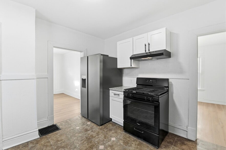 Building Photo - 6531 Plymouth Ave