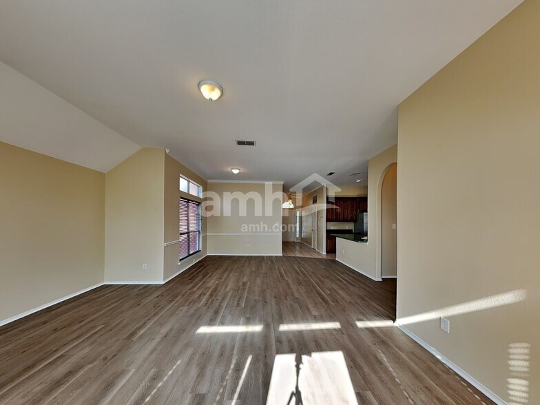 Building Photo - 9132 Tyne Trail