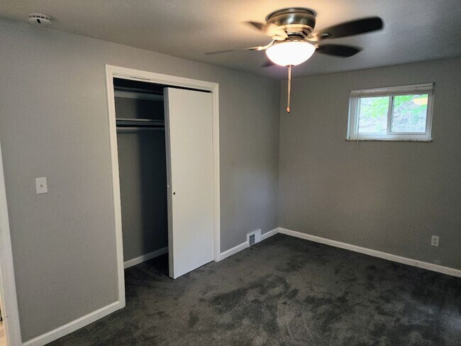 Building Photo - 251-253-253 Dakota Ave