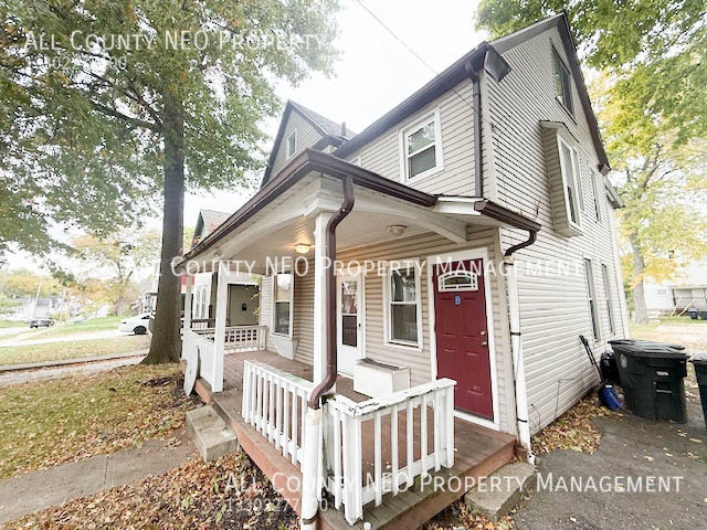 Building Photo - 470 Allyn St