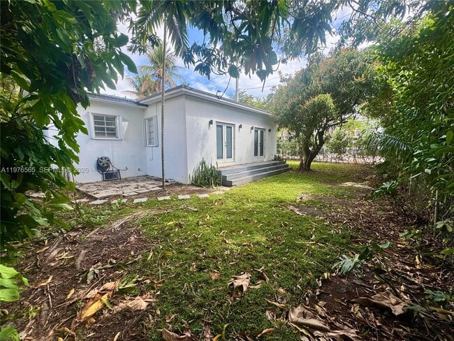 Building Photo - 100 SW 30th Rd