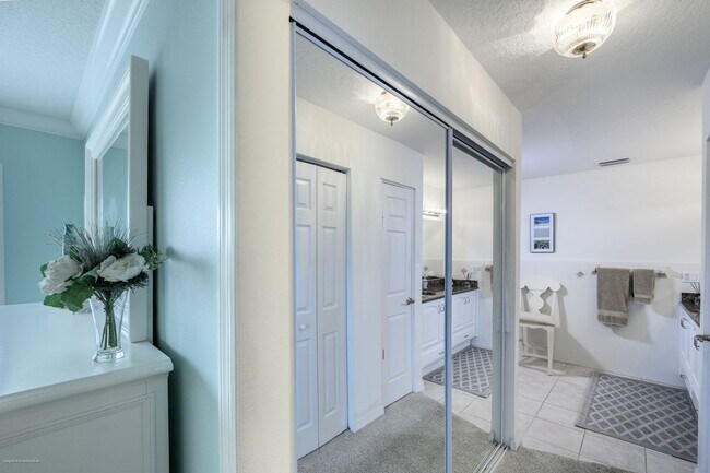 Building Photo - 1477 Park Beach Cir