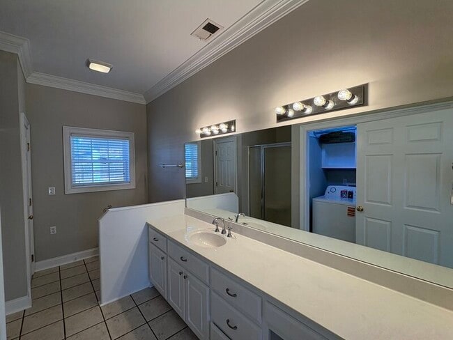 Building Photo - 604 Melton St