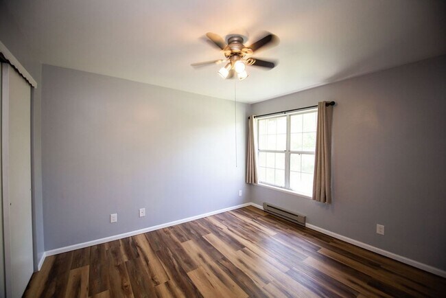 Building Photo - 3565 Windmill Dr