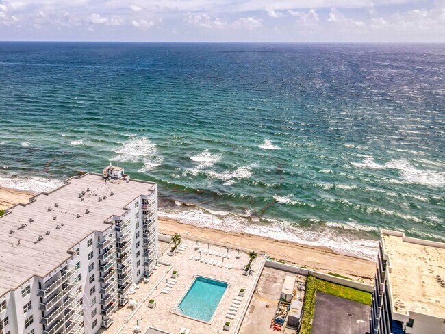 Building Photo - 3450 S Ocean Blvd