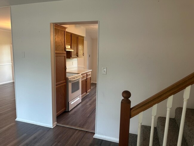 Building Photo - 4305 E Maple Manor Pkwy