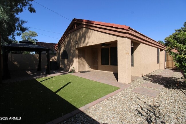 Building Photo - 602 N Cobblestone St