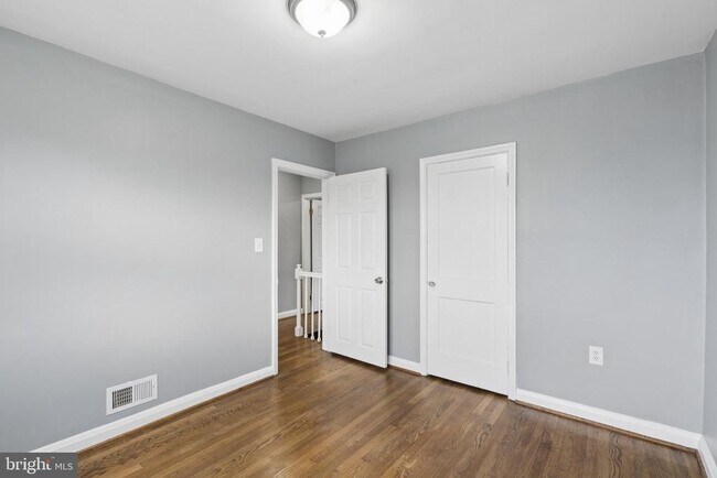 Building Photo - 7136 Eastbrook Ave