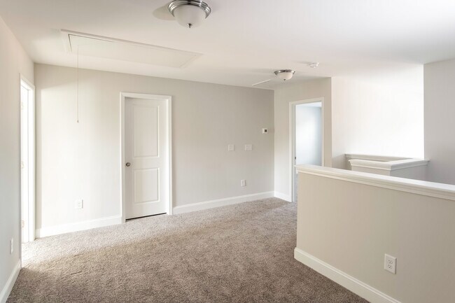Building Photo - 393 Trevally Ct