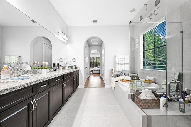 Building Photo - 8855 Watercrest Cir W