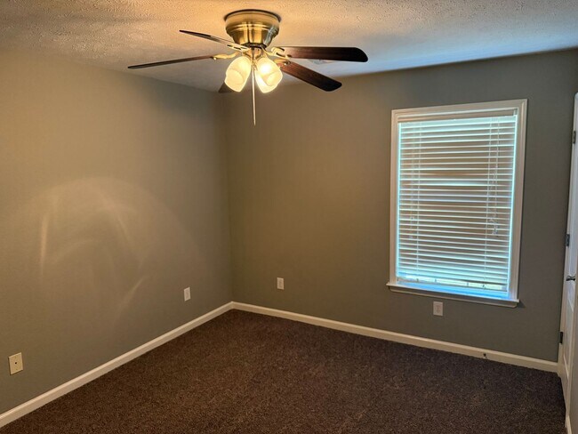 Building Photo - 2403 Lancashire Ln