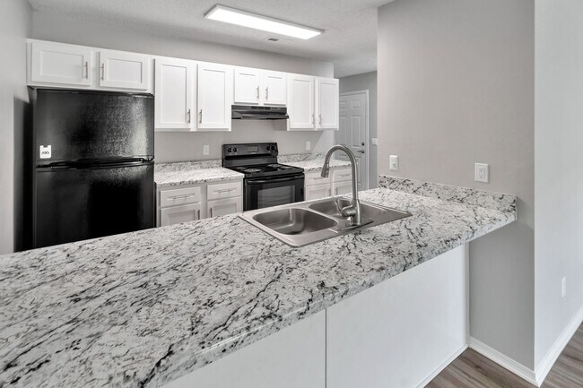 Building Photo - 3 Bed 2 Bath duplex just minutes to I-49