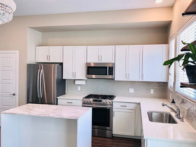 Building Photo - 6757 Quivas Way