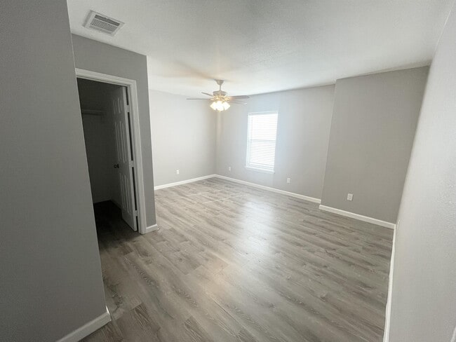 Building Photo - 120 Ridgmar Rd