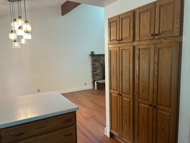 Building Photo - 4 Bedroom Home Near Whatcom Falls