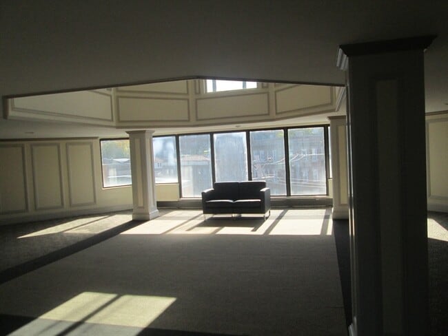 Building Photo - 85 Brainerd Rd