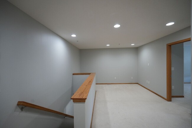 Building Photo - Spacious 2-Bedroom Townhome in Prime West ...
