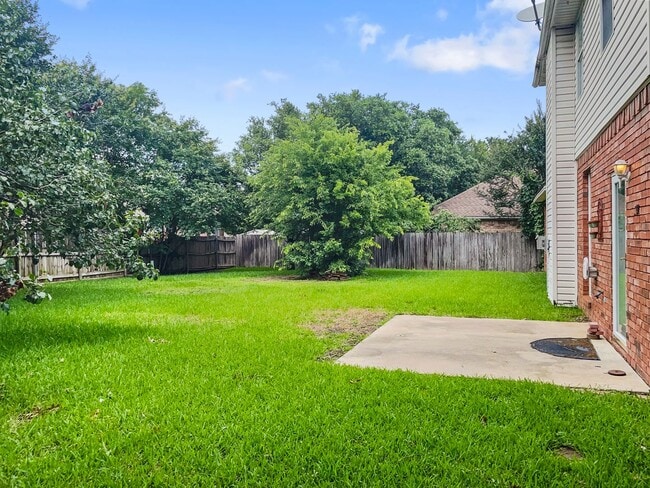 Building Photo - Beautiful 2 Story Home with Greenbelt Views!