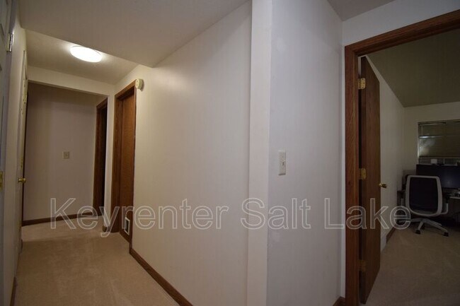 Building Photo - 1632 E 4190 S