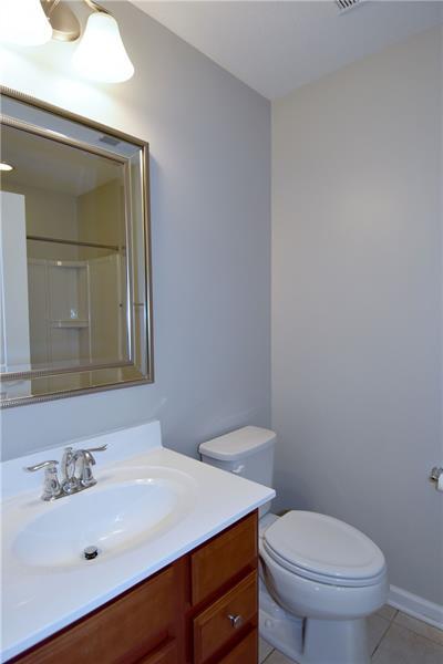 Building Photo - 616 Edison Dr