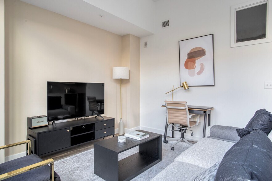 Building Photo - 1255 22nd St NW