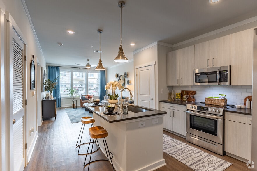 1BR, 1BA - 1D - 820SF - Kitchen - The Cannon
