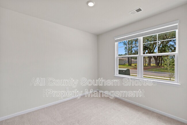 Building Photo - 215 Konik St