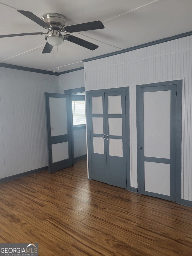 Building Photo - 15 N Zetterower Ave