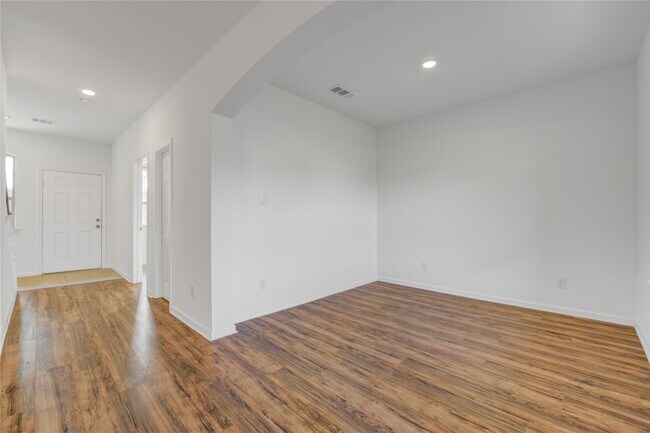 Building Photo - 12726 Plummersville St