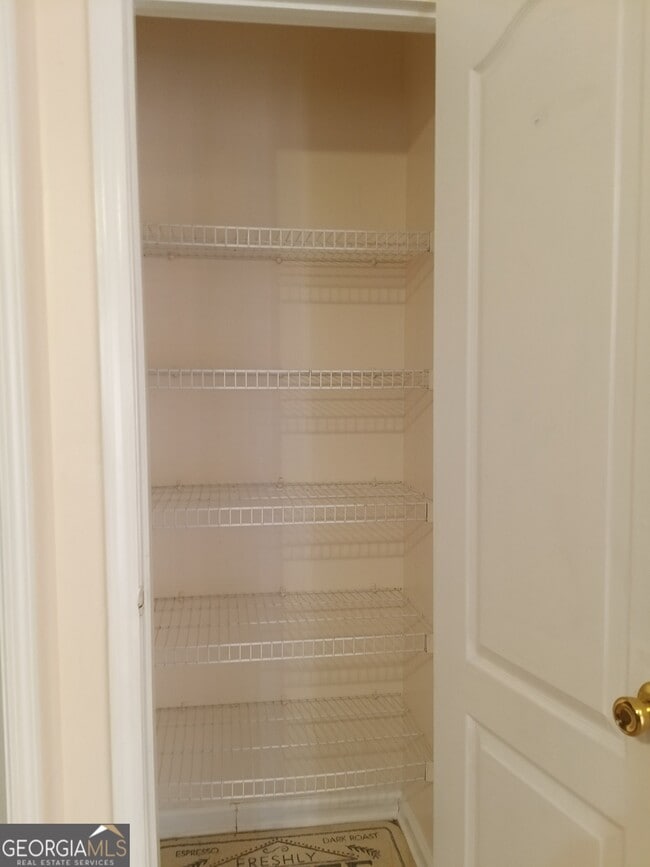 Building Photo - 3049 Fields Dr