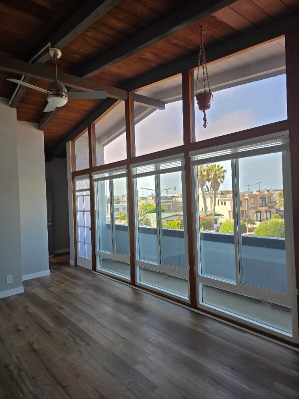 Building Photo - 2026 Hermosa Ave
