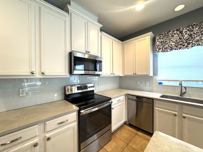 Building Photo - 920 Lost Grove Cir