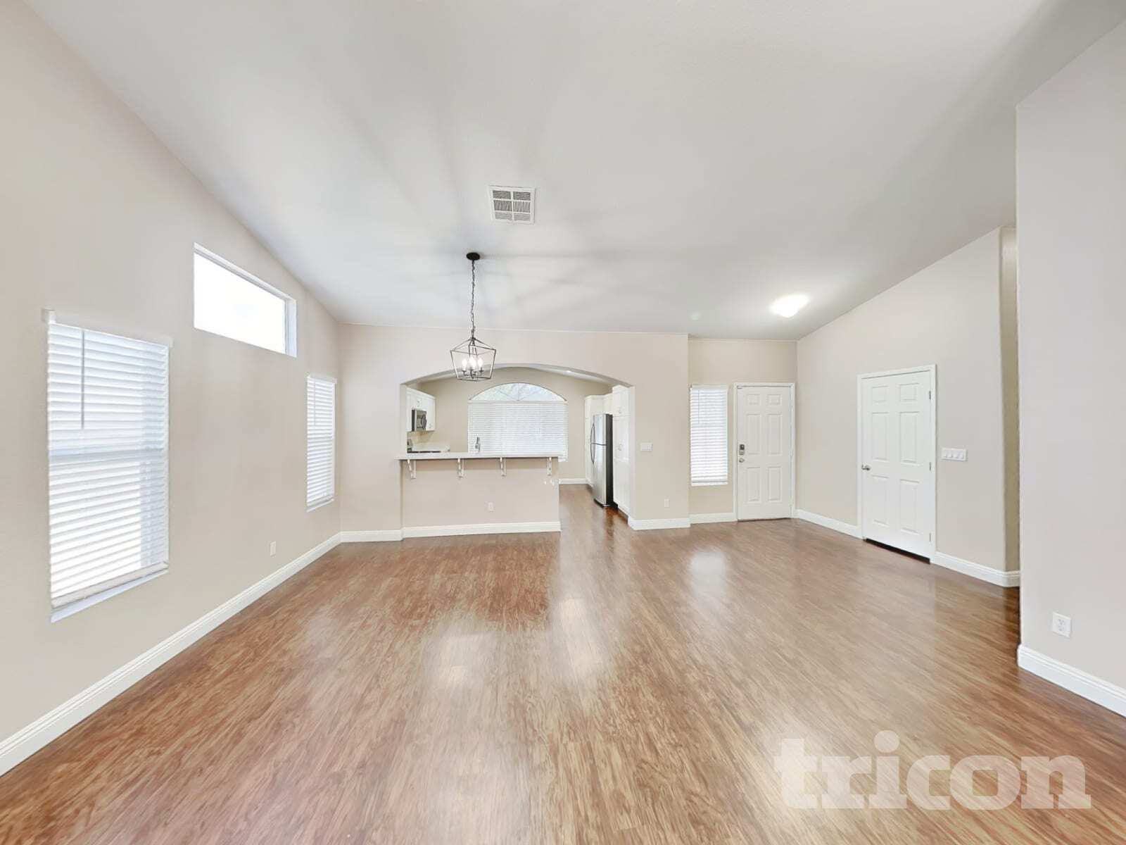 Building Photo - 710 Wolf Lake Ave