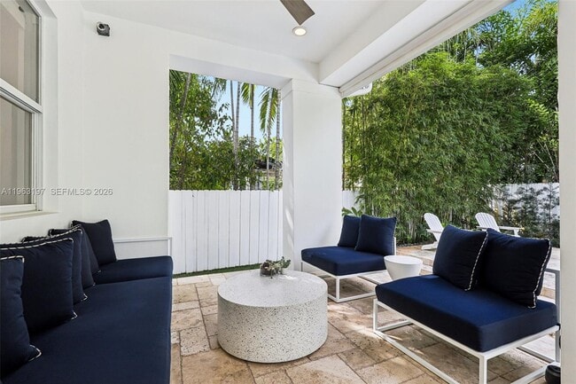 Building Photo - 7420 SW 54th Ct