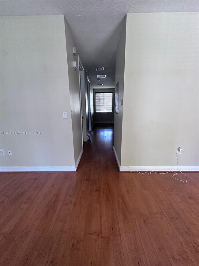 Building Photo - 1331 SW 3rd Ct