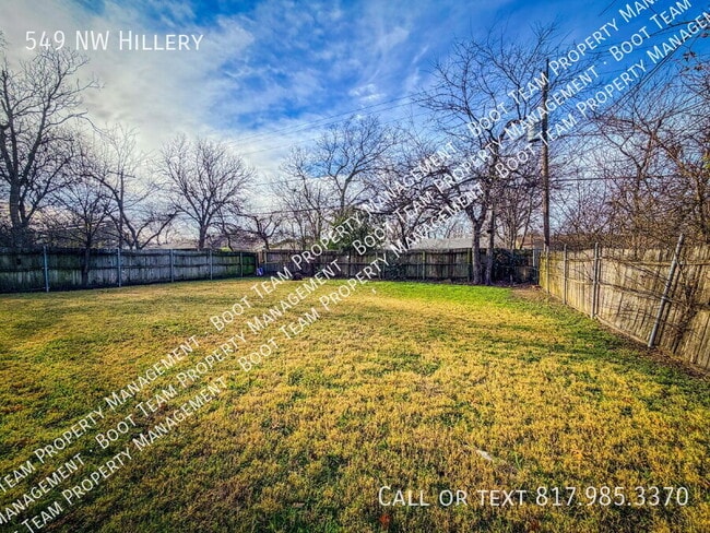 Building Photo - 549 NW Hillery St