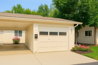 Building Photo - ? MOVE IN SPECIAL! ? $99.00 1st month rent!