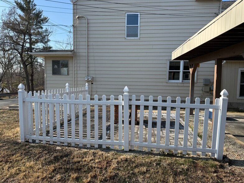 Building Photo - 67 Canal St