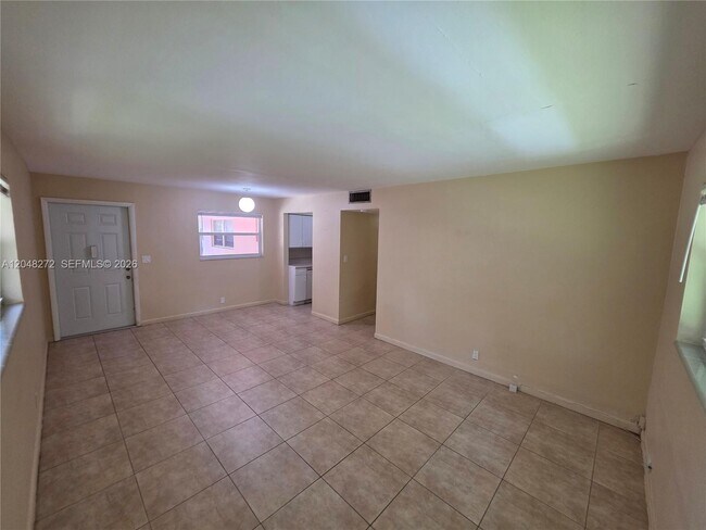 Building Photo - 6130 Funston St
